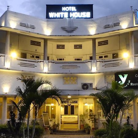 Hotel White House Ντεχραντούν Εξωτερικό φωτογραφία