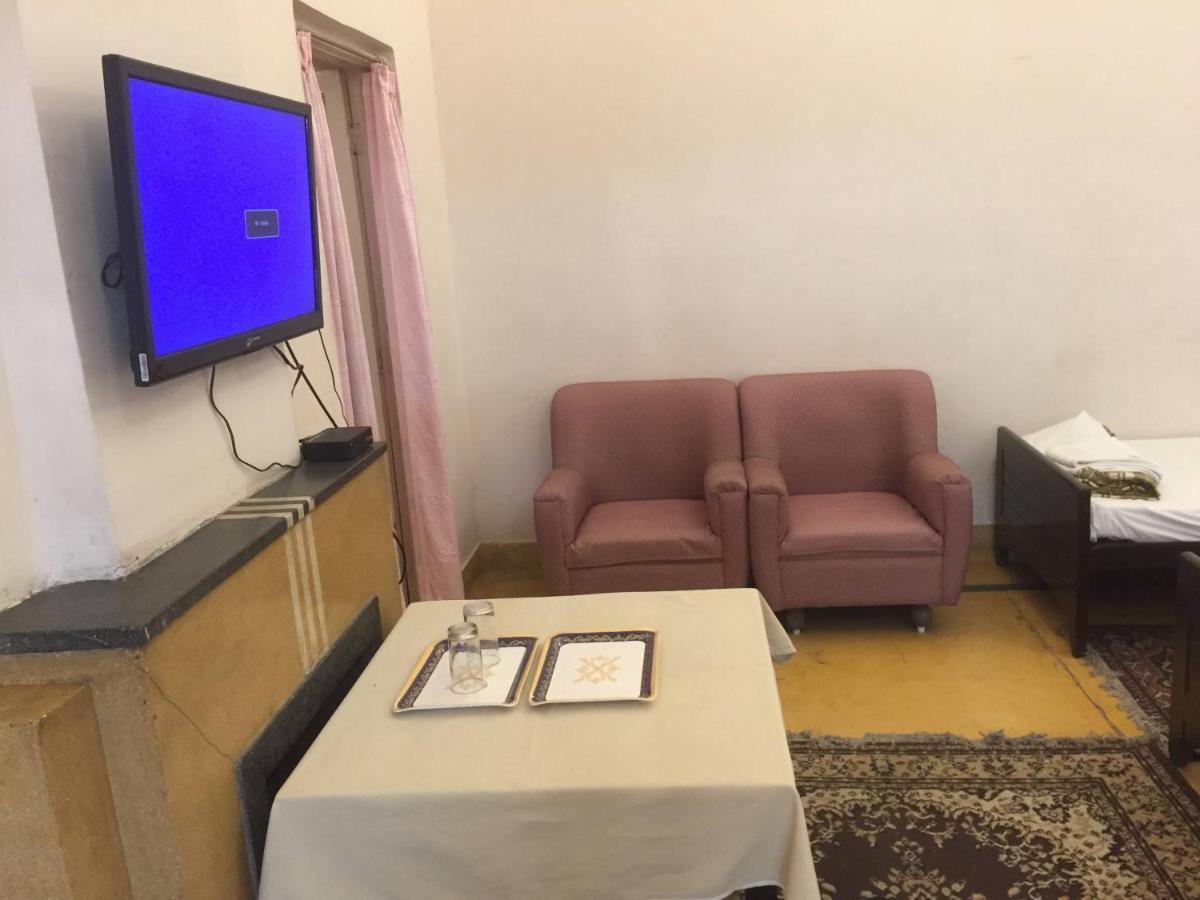 Hotel White House Ντεχραντούν Εξωτερικό φωτογραφία