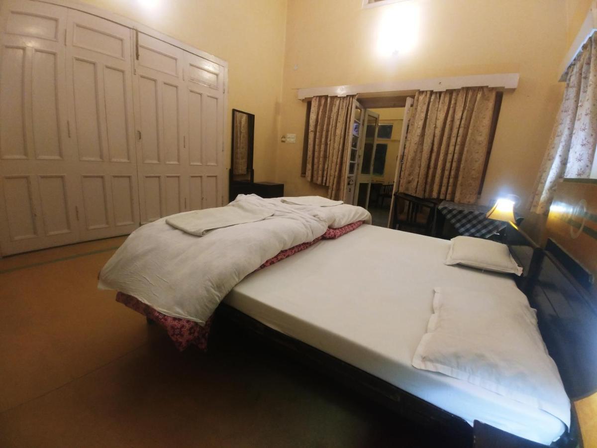 Hotel White House Ντεχραντούν Εξωτερικό φωτογραφία