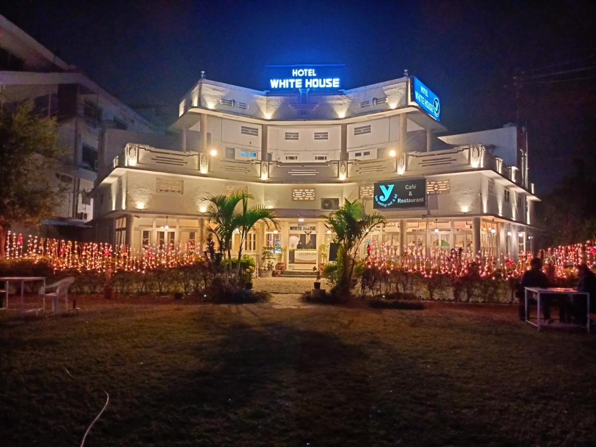 Hotel White House Ντεχραντούν Εξωτερικό φωτογραφία