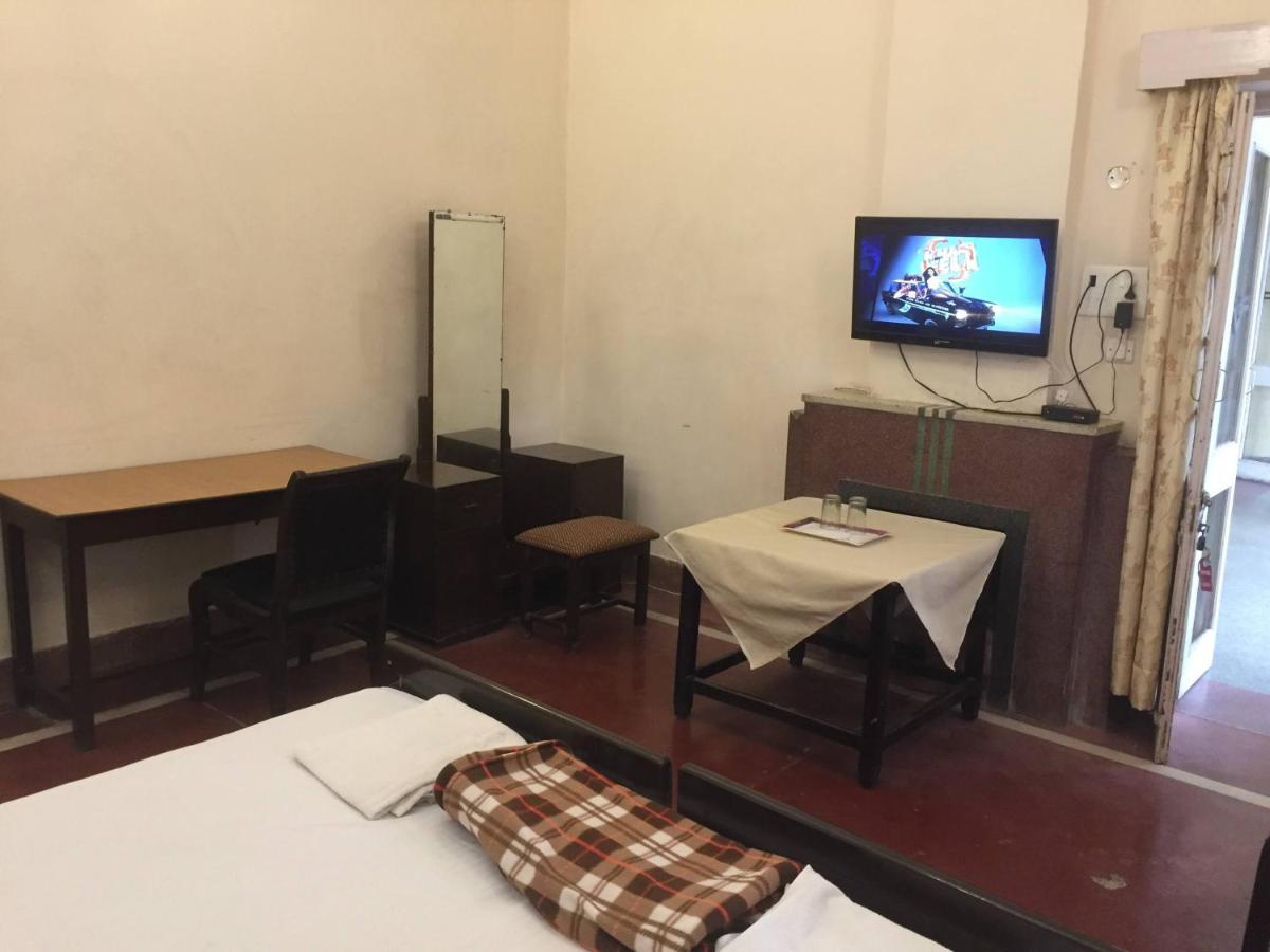 Hotel White House Ντεχραντούν Εξωτερικό φωτογραφία