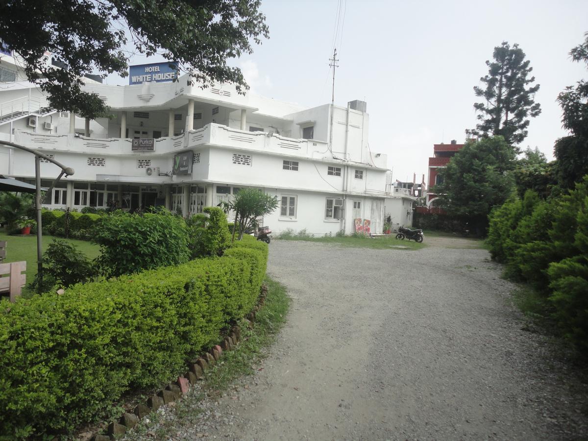Hotel White House Ντεχραντούν Εξωτερικό φωτογραφία